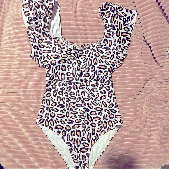 Ladies one piece leopard print swim suit- Sz. M/L - Picture 2 of 11